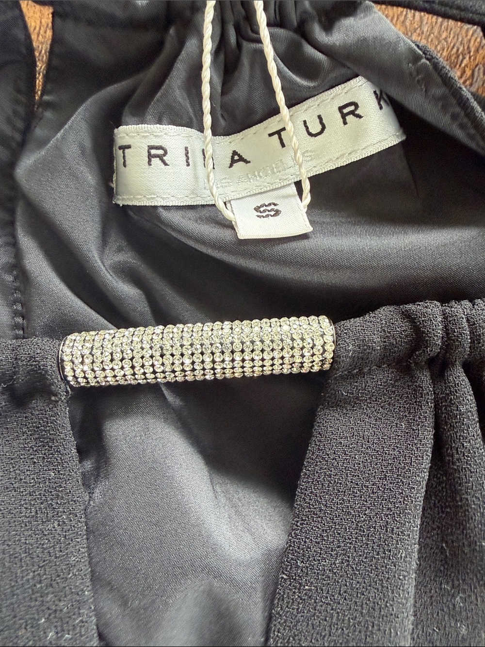 Trina Turk Lyra Black Long-Sleeve Keyhole Shift Dress - Picture 5 of 8